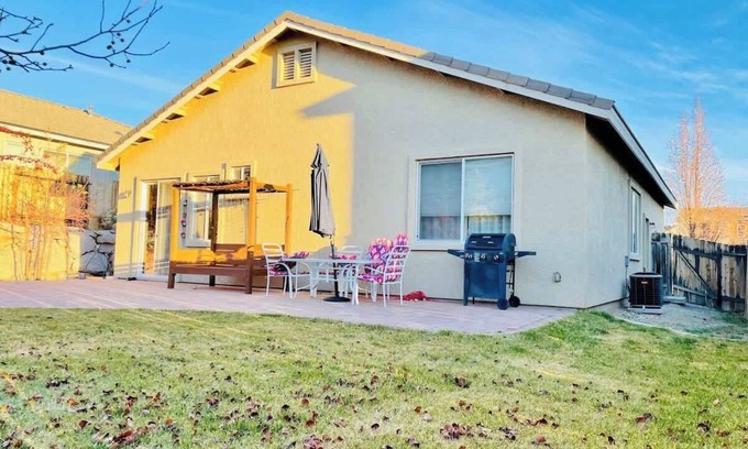 Northwest Reno House | 4TVs/6 Beds/Pet Ok/Sleeps 10