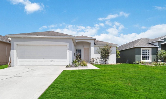 Sunset Ridge House | 5/3 Pool home located in Sunset Ridge Community!