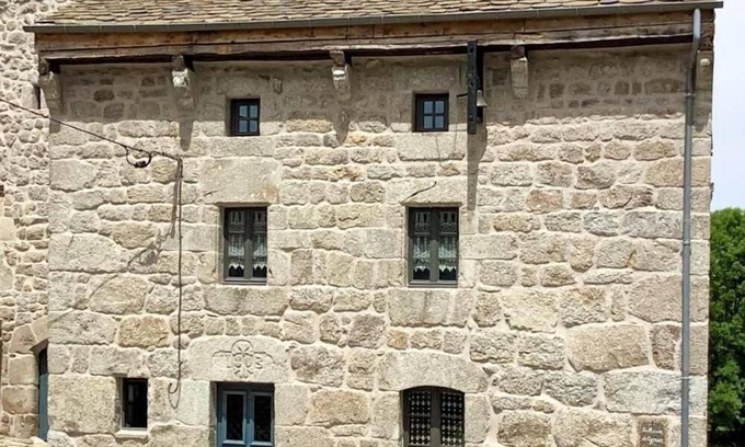 Chastel-Nouvel House | 5/6 person vacation rental in Le Coulagnet