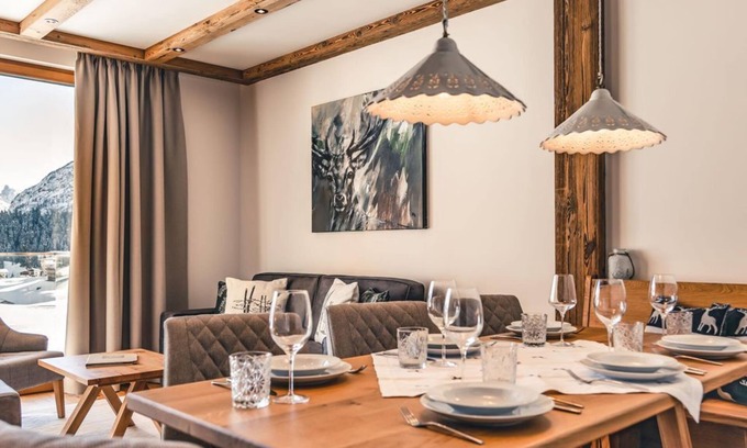 Steeg Apartment | 5-8 person chalet - Lux Alp Chalet