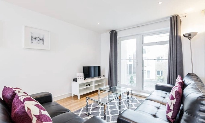 Guildford Apartment | 5 Abbots Yard - 2 bedroom apartment