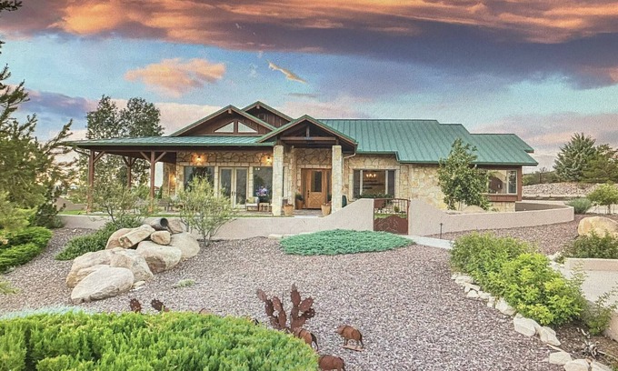 Williamson House | 5 Acre Horse Retreat - Incredible Mountain Sunset Views -Prescott AZ -Williamson