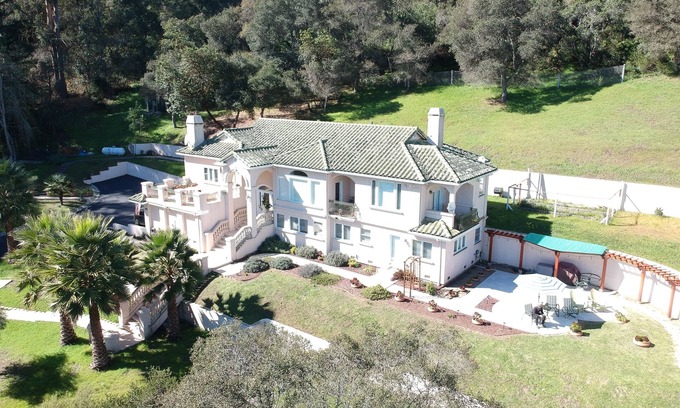 Soquel Apartment | 5-Acre Mountain Retreat In Serene Santa Cruz MountainsnRental Permit #VRAB00019
