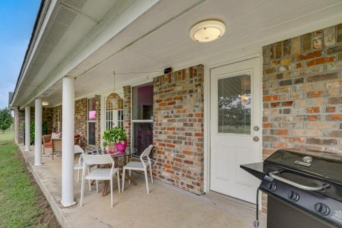 Crowley House | 5 Acres! Countryside Getaway Outside Fort Worth