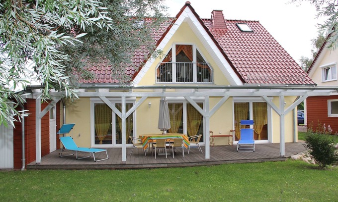 Luessow Apartment | 5 * apartment on the outskirts of Stralsund 1C OG