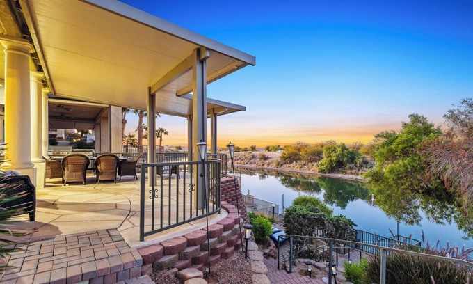Bullhead City House | 5 Bdr Beautiful Riverfront Home with Dock!