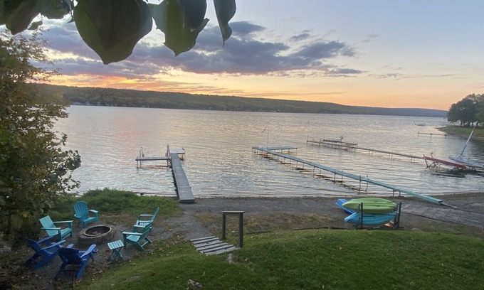 Geneseo House | 5-Bdrm Lakefront Retreat w.Charming Guest House: 15 mins to Letchworth, Geneseo