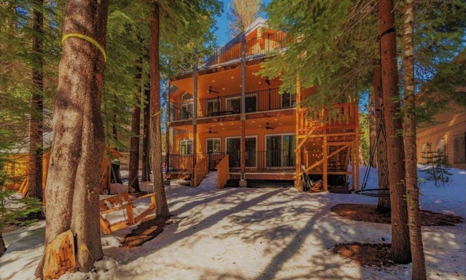 Pla-Vada Woodlands Cabin | 5 bed 5 bath cabin 5 min to the Slopes or Mountain Biking