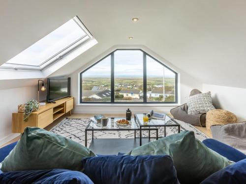 Westleigh House | 5 Bed in Appledore 90438