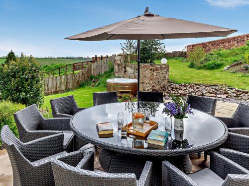 Cornwall House | 5 Bed in Ashbrittle 77900