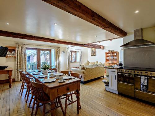 Knott End-on-Sea House | 5 Bed in Blackpool 40993