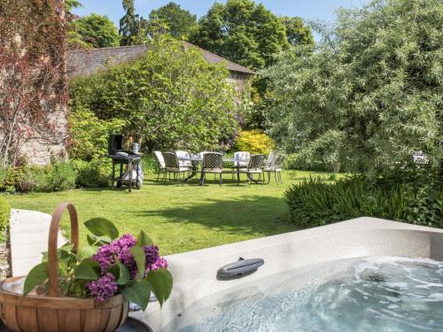 Pulham House | 5 Bed in Minterne Magna 87050