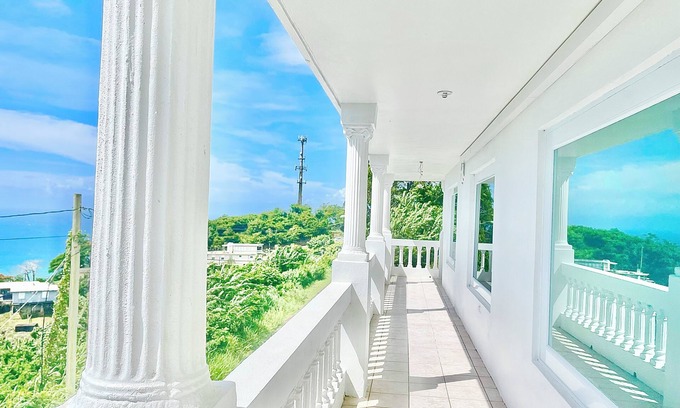 Camino Nuevo House | 5 Bed Ocean View w private Pool one of best beaches less than 1.1 mile from Home