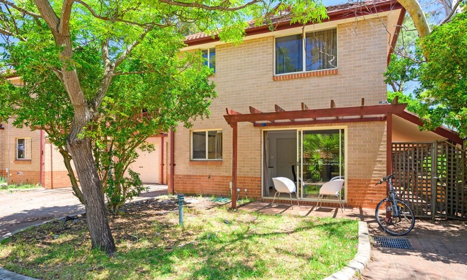 Macquarie Park House | 5 bed Townhouse near Macquarie Uni with WiFi&Free Parking
