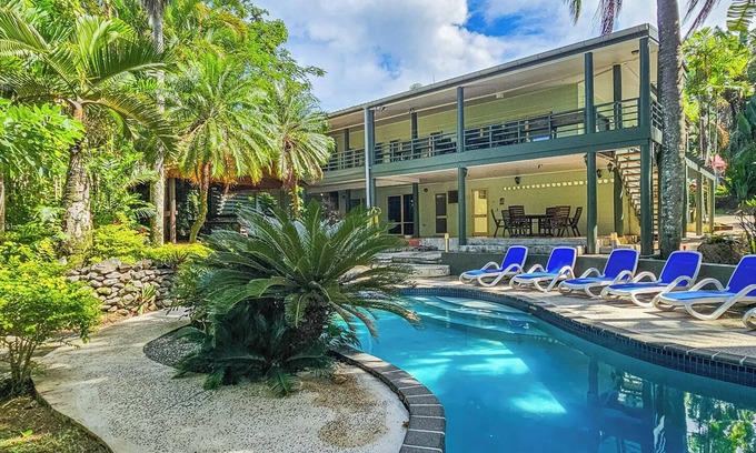 Muri Cabin | 5-Bedrm Family Oasis: Private Lodge w Pool, Sleeps 14, 3 Apartments, Free WIFI