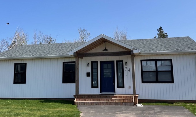 North Rustico House | 5 Bedroom, 2 Bathroom Executive Home In The Heart Of North Rustico