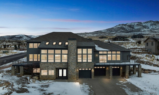Wolf Creek House | 5 Bedroom, 4 Bath Beautifully Decorated Ski House