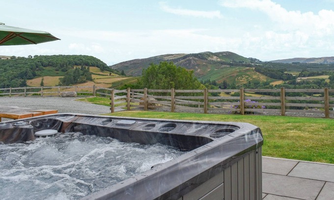Llanwrthwl Cottage | 5 bedroom accommodation in Llanwrthwl, near Rhayader