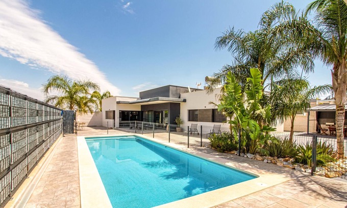 Molina de Segura House | 5 bedroom accommodation in Molina de Segura