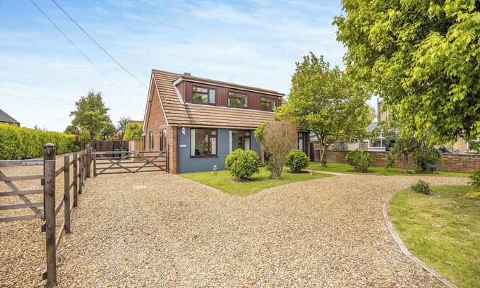 Tilney Fen End Cottage | 5 bedroom accommodation in Walpole Highway, near Wisbech