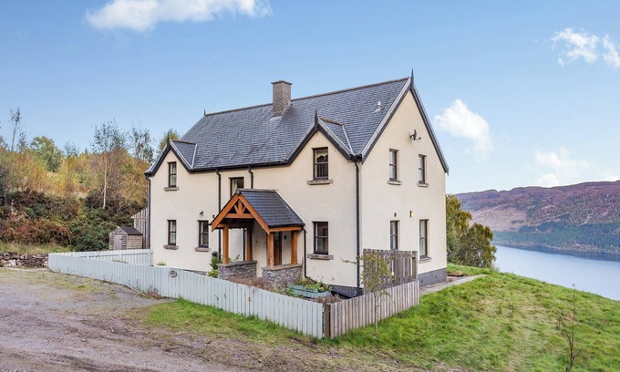 East Lewiston Cottage | 5 bedroom accommodation in Drumnadrochit