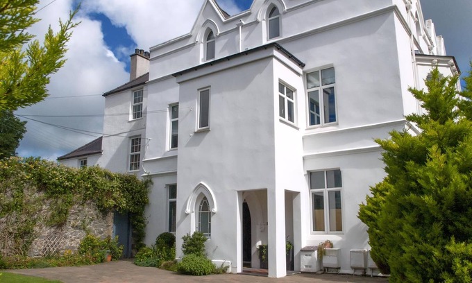 Menai Bridge Cottage | 5 bedroom accommodation in Menai Bridge, near Bangor
