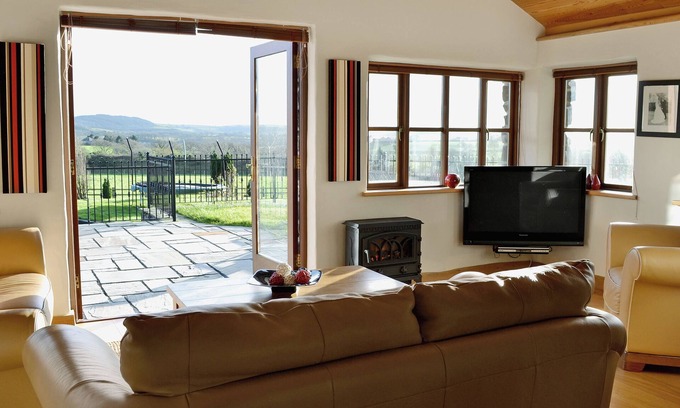 Saint Clears Cottage | 5 bedroom accommodation in St Clears, near Laugharne