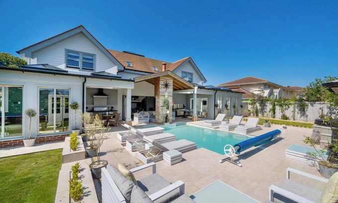 Bembridge Cottage | 5 bedroom accommodation in Bembridge