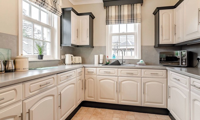 Driffield Cottage | 5 bedroom accommodation in Nafferton, near Bridlington