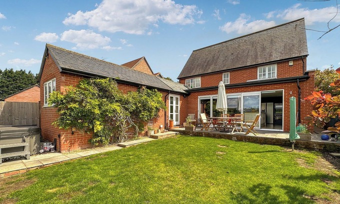 Walkern Cottage | 5 bedroom accommodation in Walken, near Stevenage
