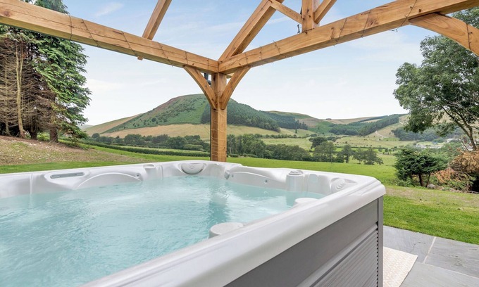 Abercraf Cottage | 5 bedroom accommodation in New Radnor, near Presteigne