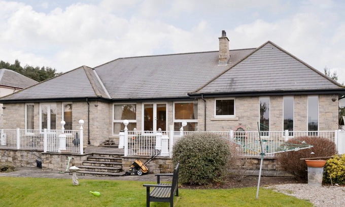 Glenisla Cottage | 5 bedroom accommodation in Fowlis, near Dundee
