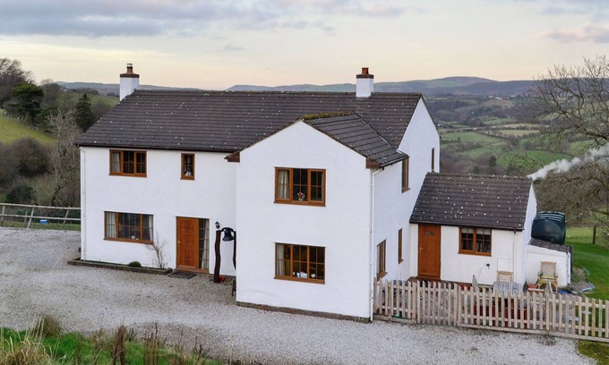 Denbigh Cottage | 5 bedroom accommodation in Llansannan, near Betws-y-Coed