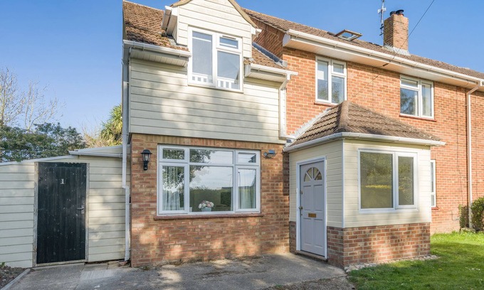 New Forest District Cottage | 5 bedroom accommodation in Bransgore, near Christchurch