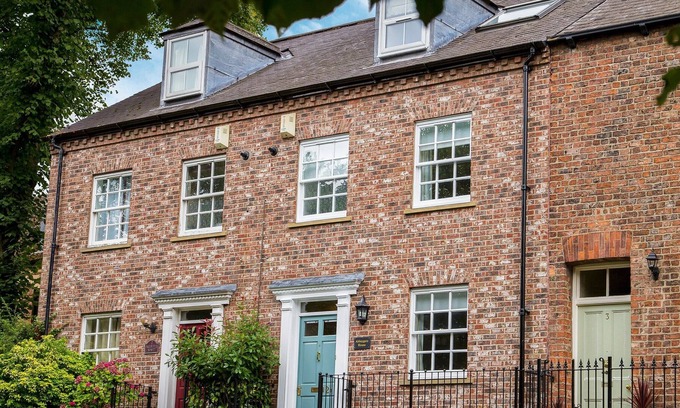 York Cabin | 5 bedroom accommodation in York