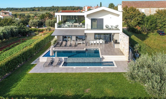 Kastelir-Labinci House | 5 bedroom awesome home in Tar-Vabriga