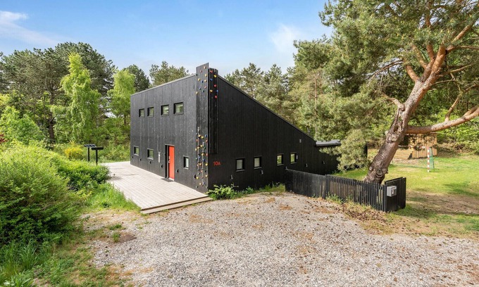 Vibæk Strand House | 5 bedroom awesome home in Ebeltoft
