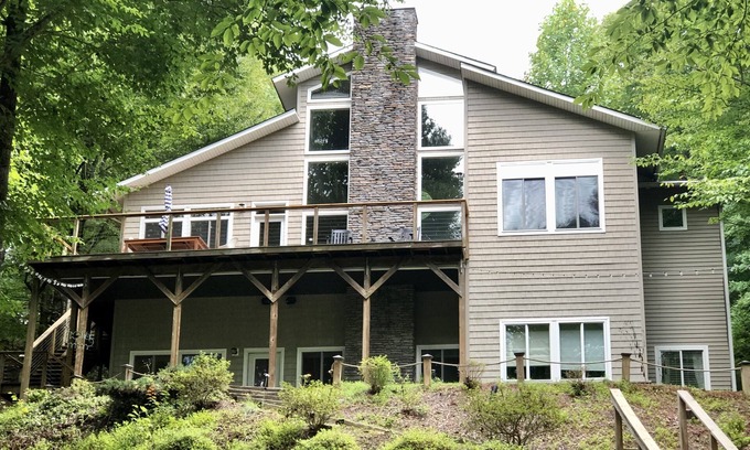 Catawba House | 5-Bedroom Custom Lakefront Home on Lake Norman-Private Dock, PaddleBoards/Kayaks