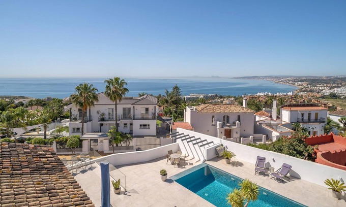 Urbanizacion Puerto de Estepona House | 5 bedroom accommodation in Urban.Puerto de Estep.