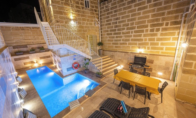 Kercem Other | 5-bedroom farmhouse with outdoor pool and indoor jacuzzi