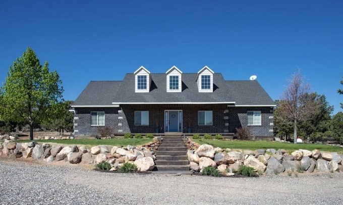 Torrey House | 5 Bedroom Home Near Capitol Reef National Park