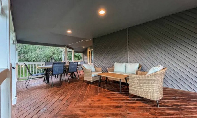 St Johns Other | 5 Bedroom Home w/King Suite - Sleeps 16!