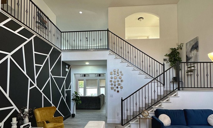 Clovis House | 💎5 Bedroom Home with Pool💎