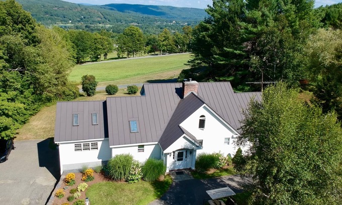 Quechee House | 5 Bedroom Home with Views of Quechee