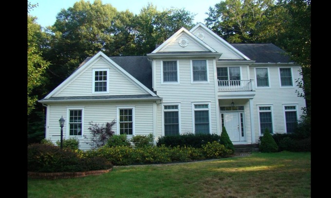 Clifton Park House | 5 bedroom House.15 mins to Everything Albany,Schenectady,Saratoga Race track!
