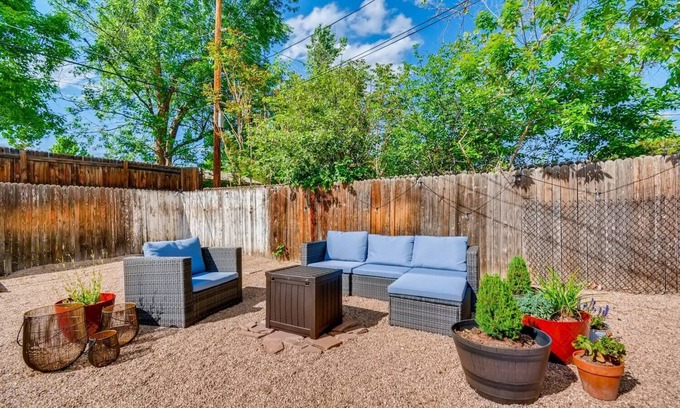 Columbine Valley House | 5 Bedroom House with Crib - Walk to Downtown Littleton!