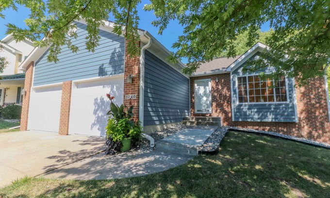 Highlands House | 5 Bedroom Lincoln Home 10 Minutes from Downtown