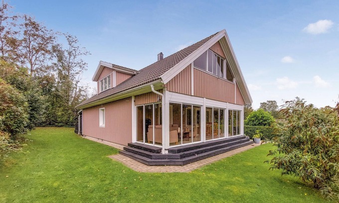 Axelstorp House | 5 bedroom nice home in Båstad