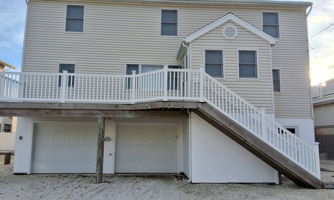 Ship Bottom House | 5-bedroom Ocean block house on a large lot with A/C close to all in Ship Bottom