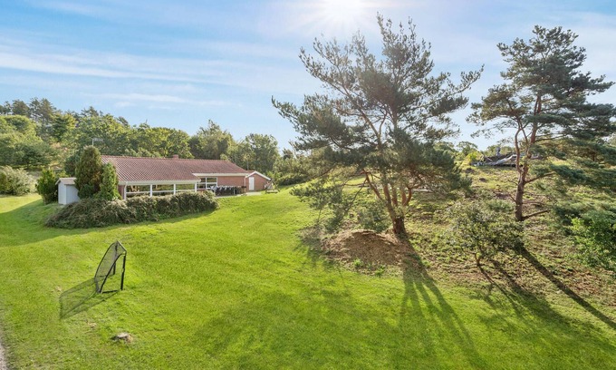 Handrup Strand House | 5 bedroom pet friendly home in Ebeltoft